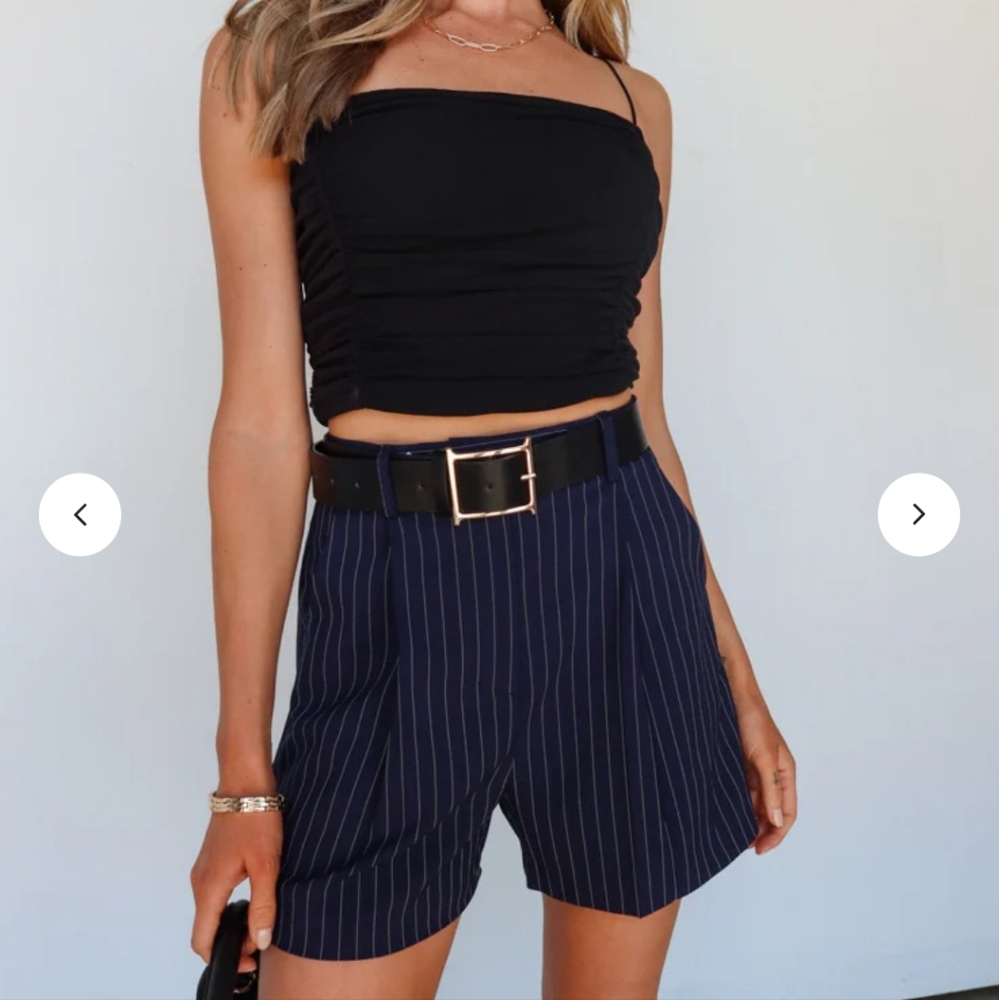Vestique high waisted shorts